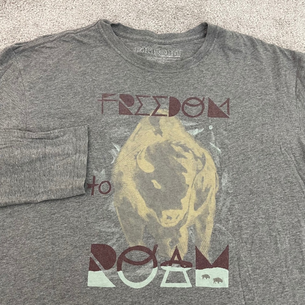 Patagonia T Shirt Mens Large Freedom to Roam Bison Organic Cotton Gray